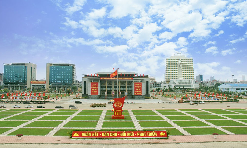 Leaders of Bac Giang and Bac Ninh discuss merging 2 provinces